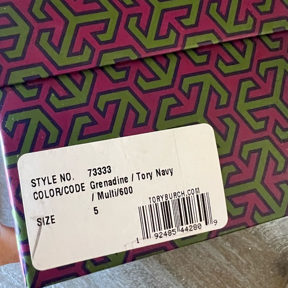 Tory Burch Minnie Logo Flip Flops, 5, NWB - Picture 9 of 11